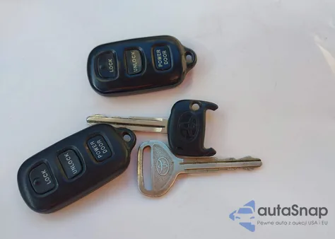 2001 Toyota Sienna Le z USA, uszkodzony, nr VIN 4T3ZF13C41U376814